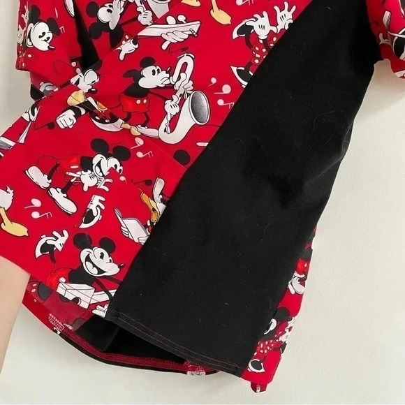 Disney Mickey Mouse Scrub Top Medical Work Wear Red Black Minnie Mouse Top M - Picture 6 of 10